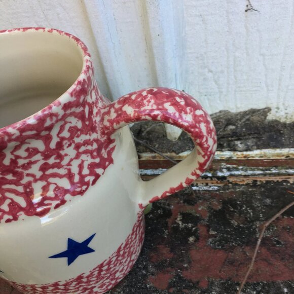Red Spongeware Blue Star Large Pitcher Gerald Henn/Fourth of July/Housewarming - Picture 5 of 9